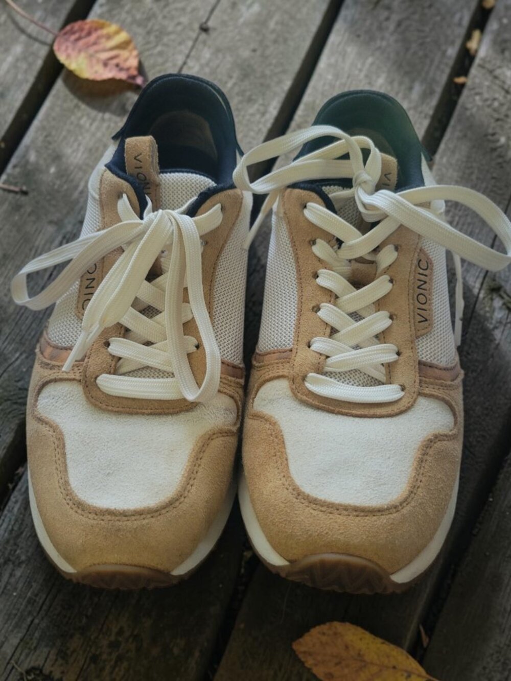 Vionic Retro Runner Sneakers Tan Suede Cream Mesh Navy Trim Sz 6.5